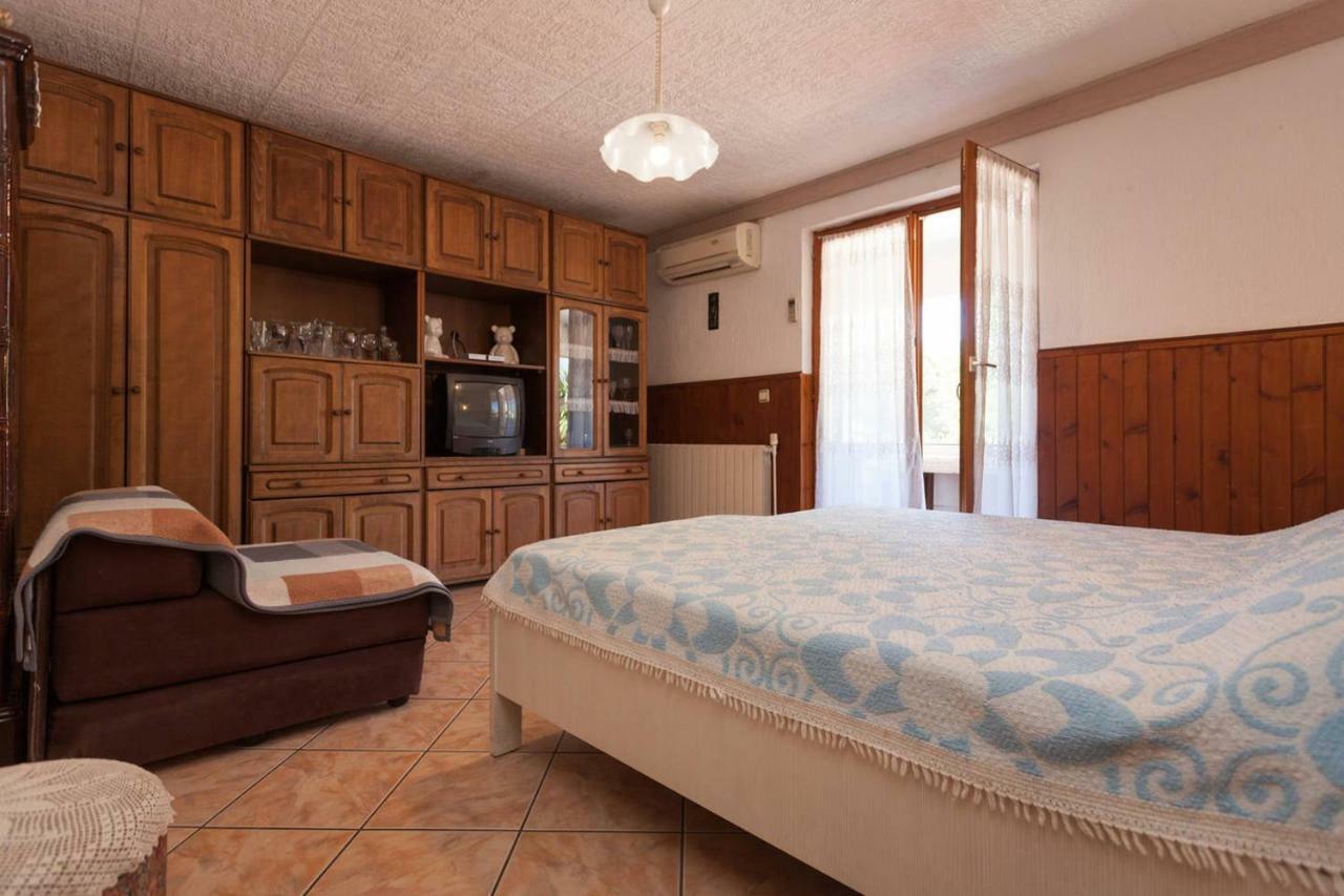 Apartmani Antonella Premantura Exterior foto