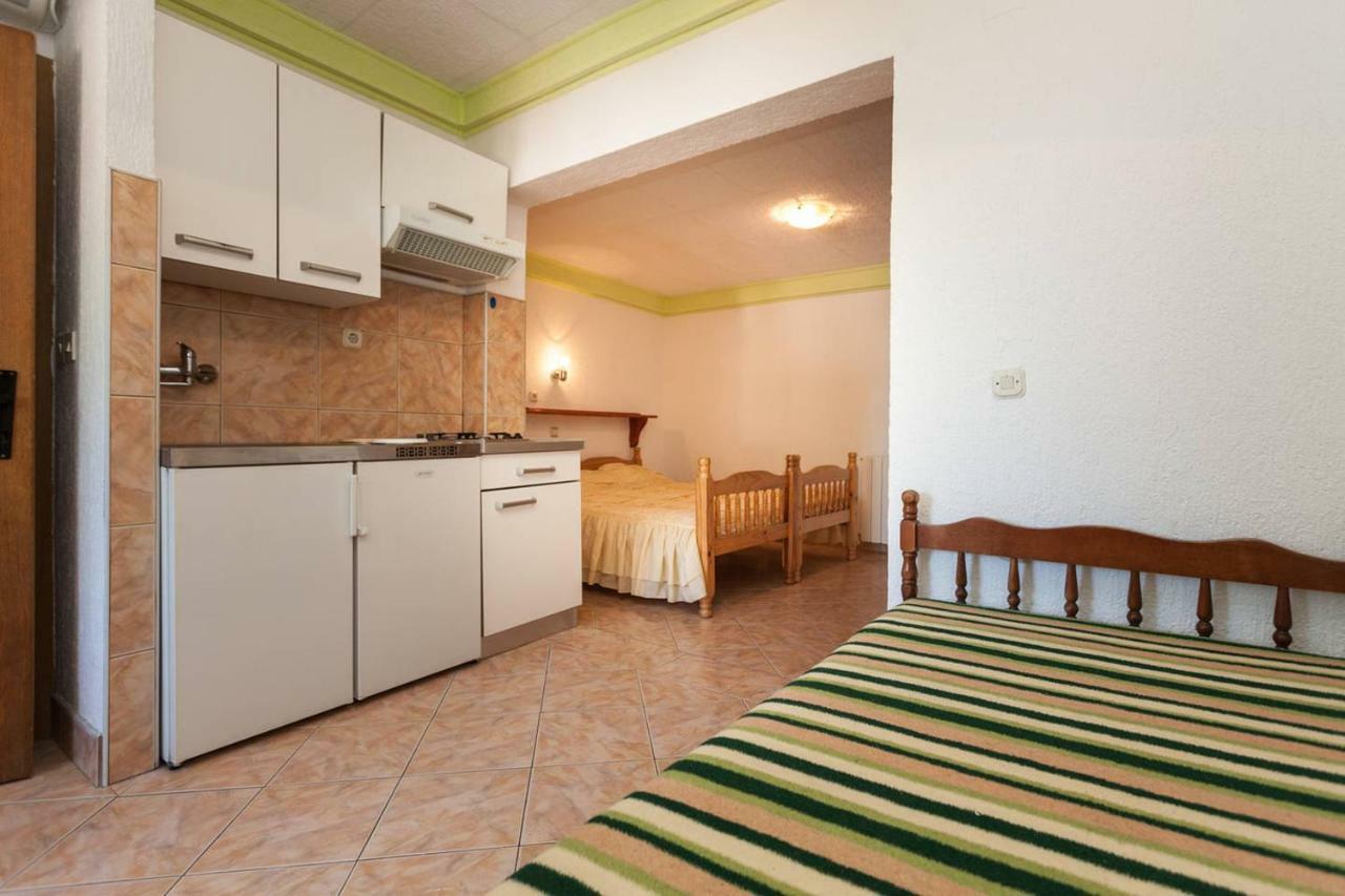 Apartmani Antonella Premantura Exterior foto