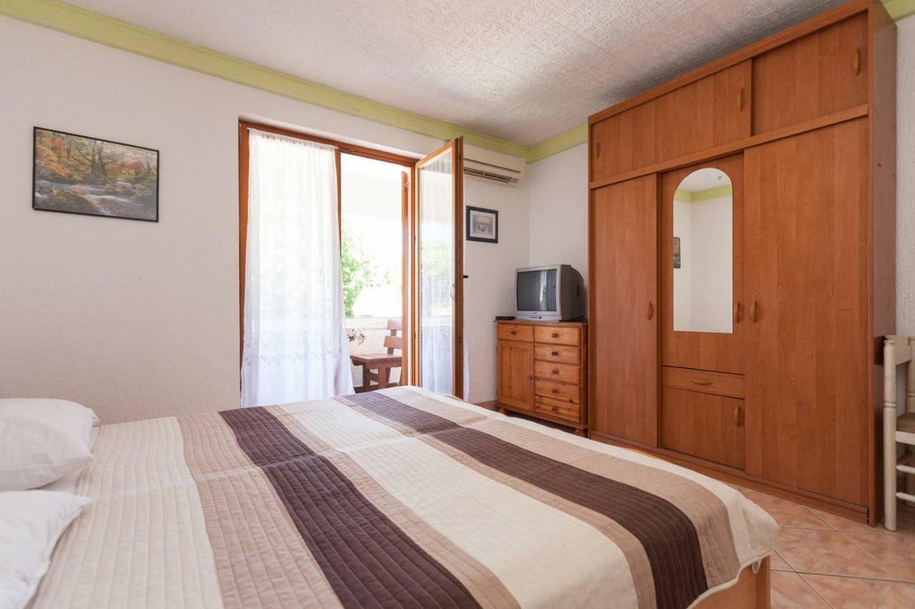 Apartmani Antonella Premantura Exterior foto
