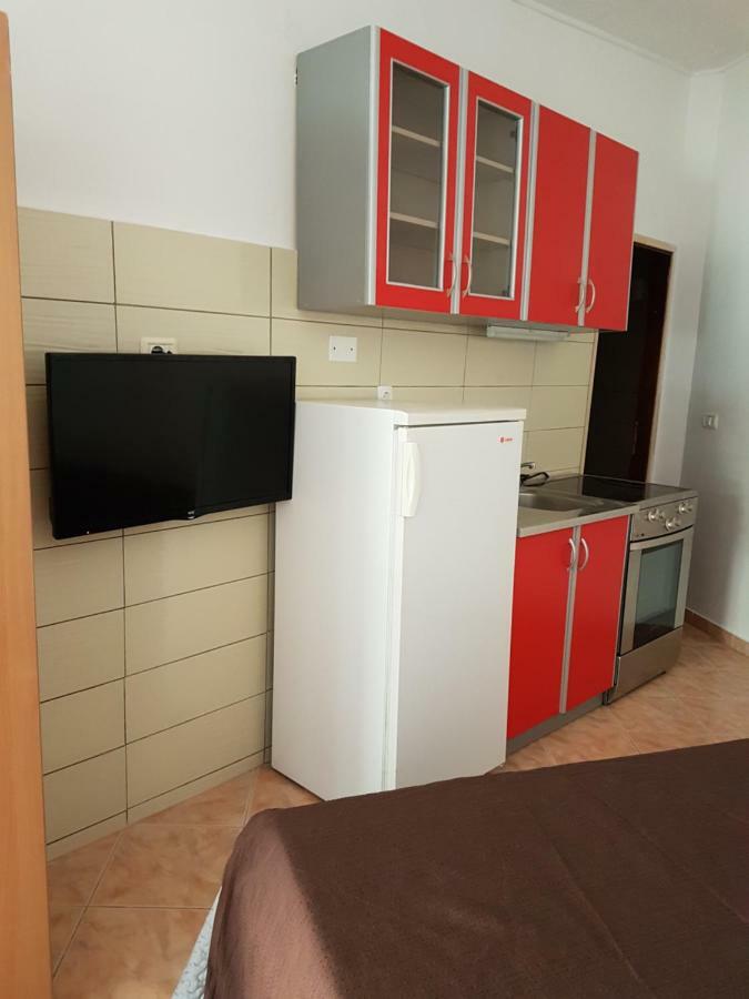 Apartmani Antonella Premantura Exterior foto